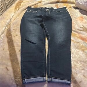Blue Skinny Jeans with Cuffed Hem and Faded Look